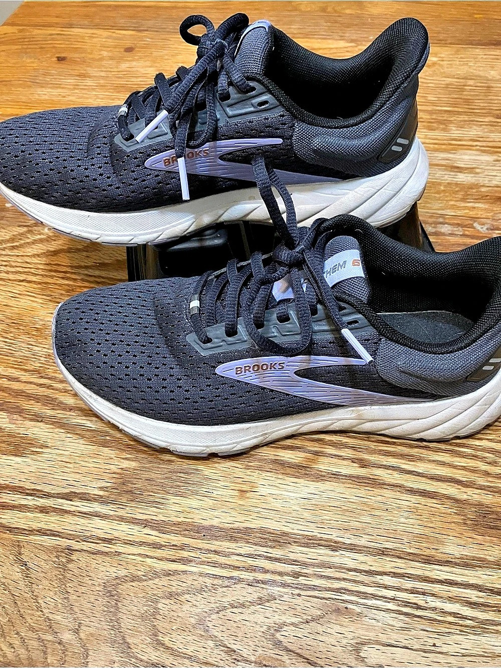 Brooks Anthem 6 Athletic Shoes Black & White US 7
